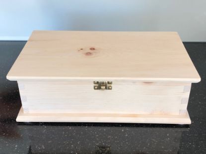 Zeige Details für Zirbenholz-Schatulle Bild von Zirbenholz-Schatulle