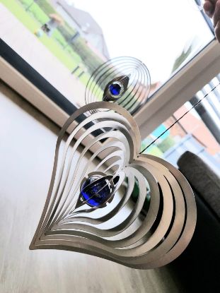 Show details for Windspiel 3-D Mit Blauer Glas-Perle | Herz | Edelstahl Picture of Windspiel 3-D Mit Blauer Glas-Perle | Herz | Edelstahl