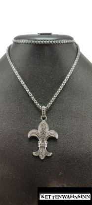 Zeige Details für Edelstahlkette in Silber mit Lilie Bild von Edelstahlkette in Silber mit Lilie