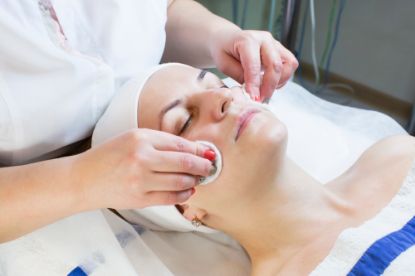 Zeige Details für KOSMETIK Ausbildung Perfektionslehrgang - Befähigungsprüfung WKO Bild von KOSMETIK Ausbildung Perfektionslehrgang - Befähigungsprüfung WKO