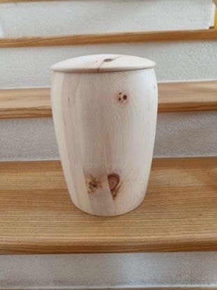 Show details for Zirbenholz Urne Picture of Zirbenholz Urne