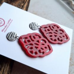Picture of Ornament-Ohrringe aus Resin - cherry red