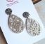 Bild von Ornament-Ohrringe aus Resin tropfenförmig - ash gray green - Stecker Edelstahl rund